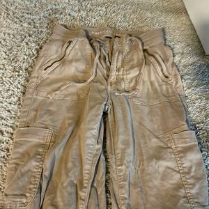 American Eagle cargo kahki size 4 wide leg